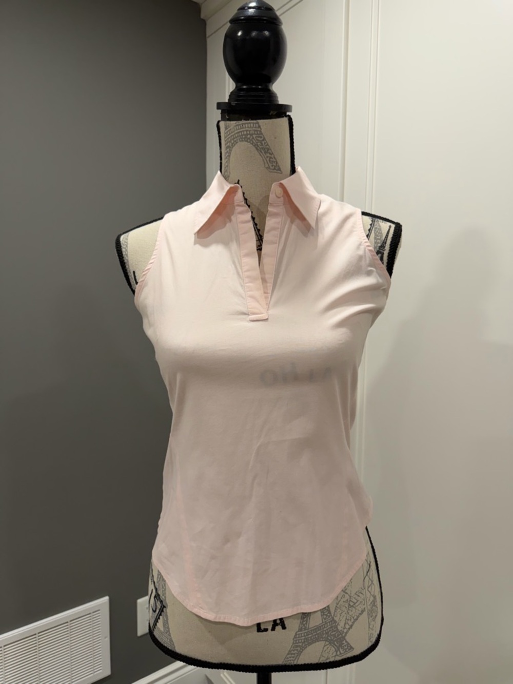 Banana Republic Sleeveless Shirt - Light Pink